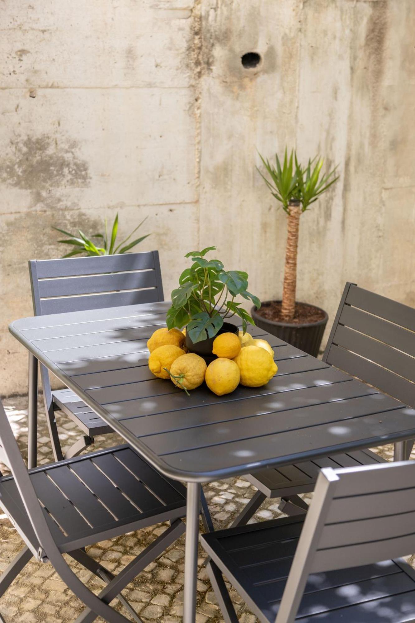 Fancy 2bdr Duplex With Patio By Lovelystay Lissabon